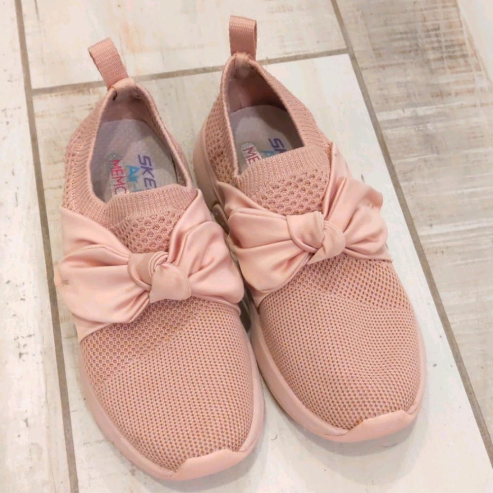 Sweet pink sneaks